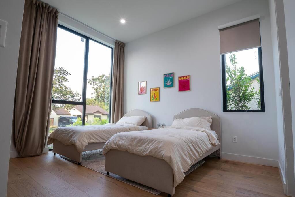 New High-End Luxury Pet-Friendly Villa