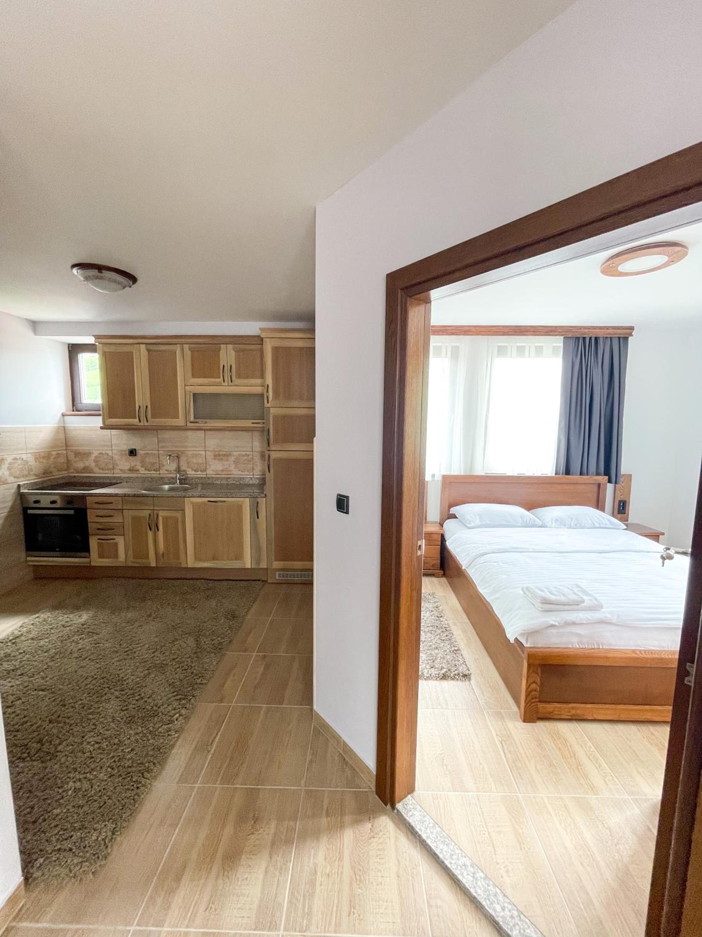 Apartments & Rooms Brijest