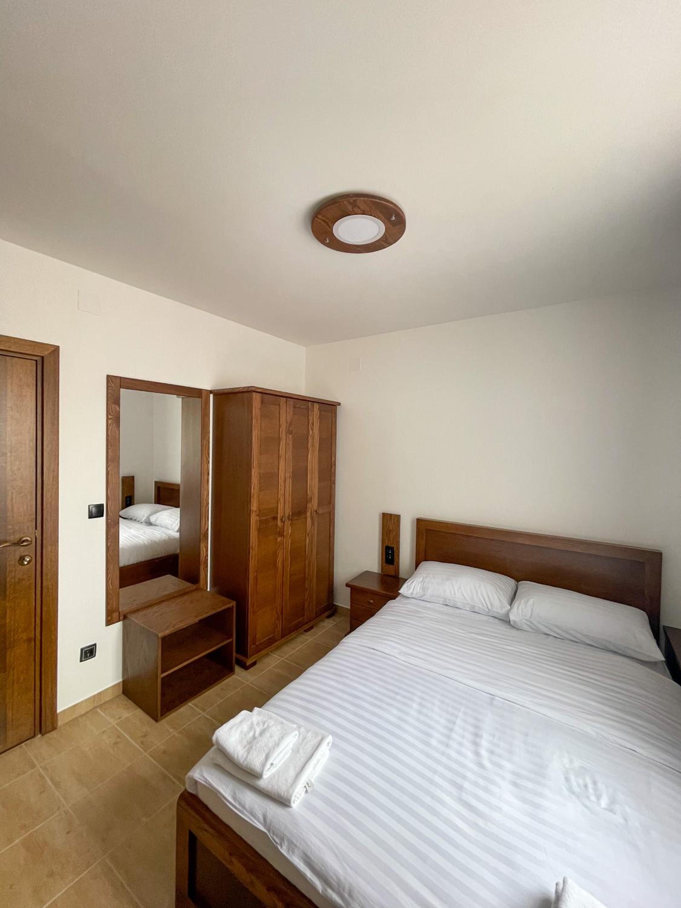 Apartments & Rooms Brijest