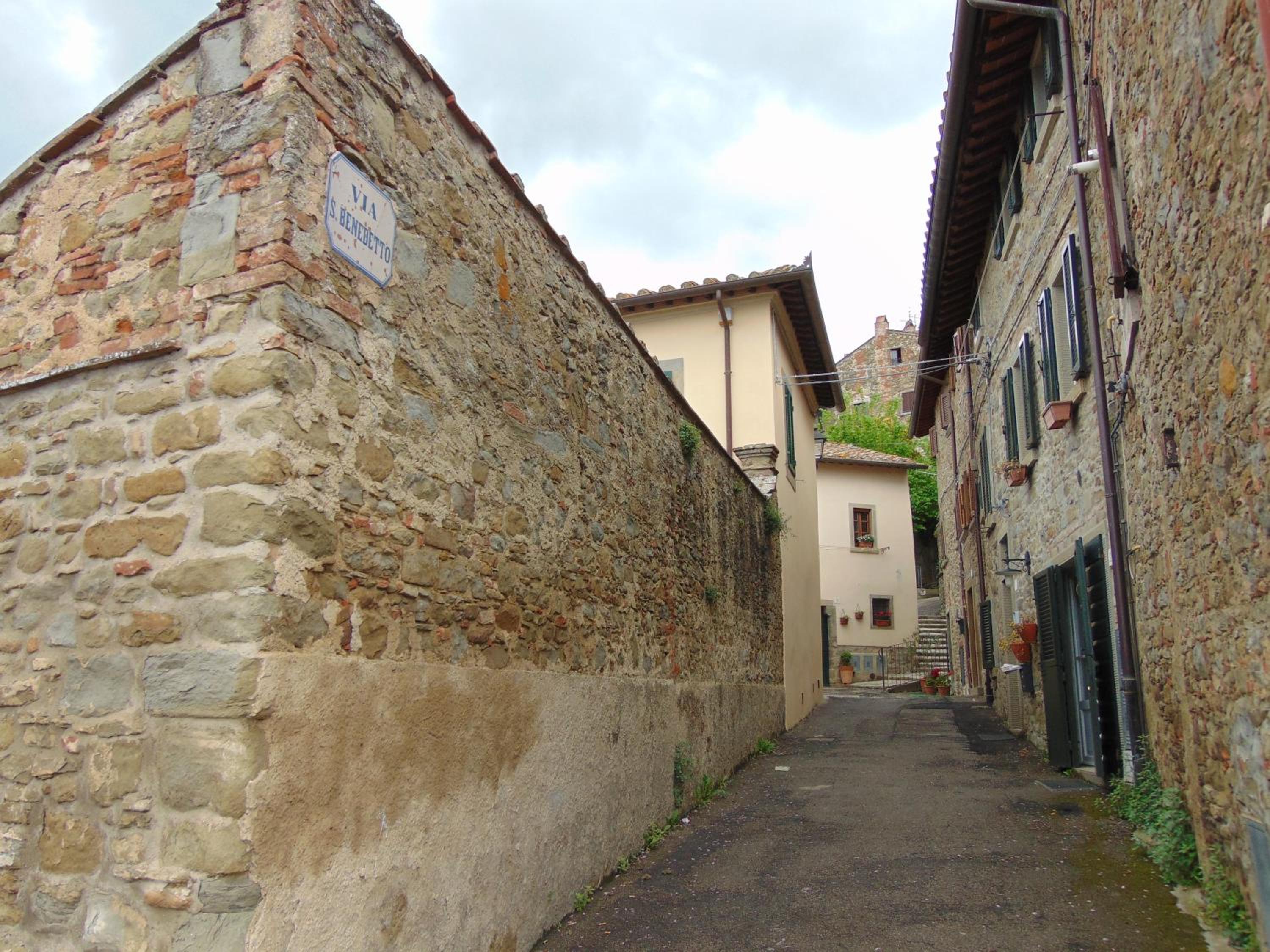 Domus Ghibellinae- Fonte di San Benedetto