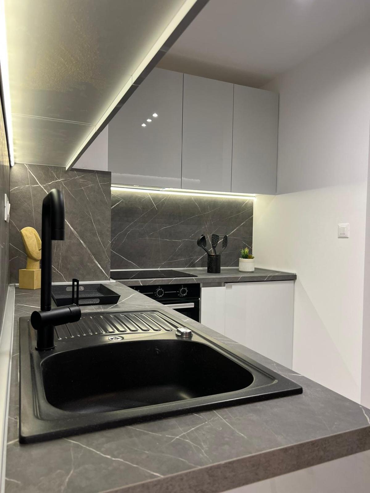 Tao Apartment, Sarajevo - Free Parking & Private Garage