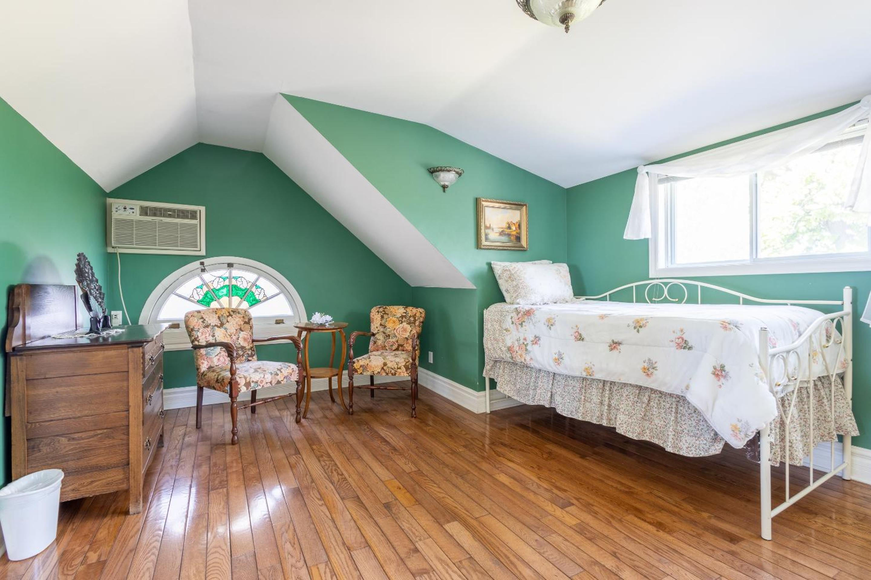 Chestnut Inn