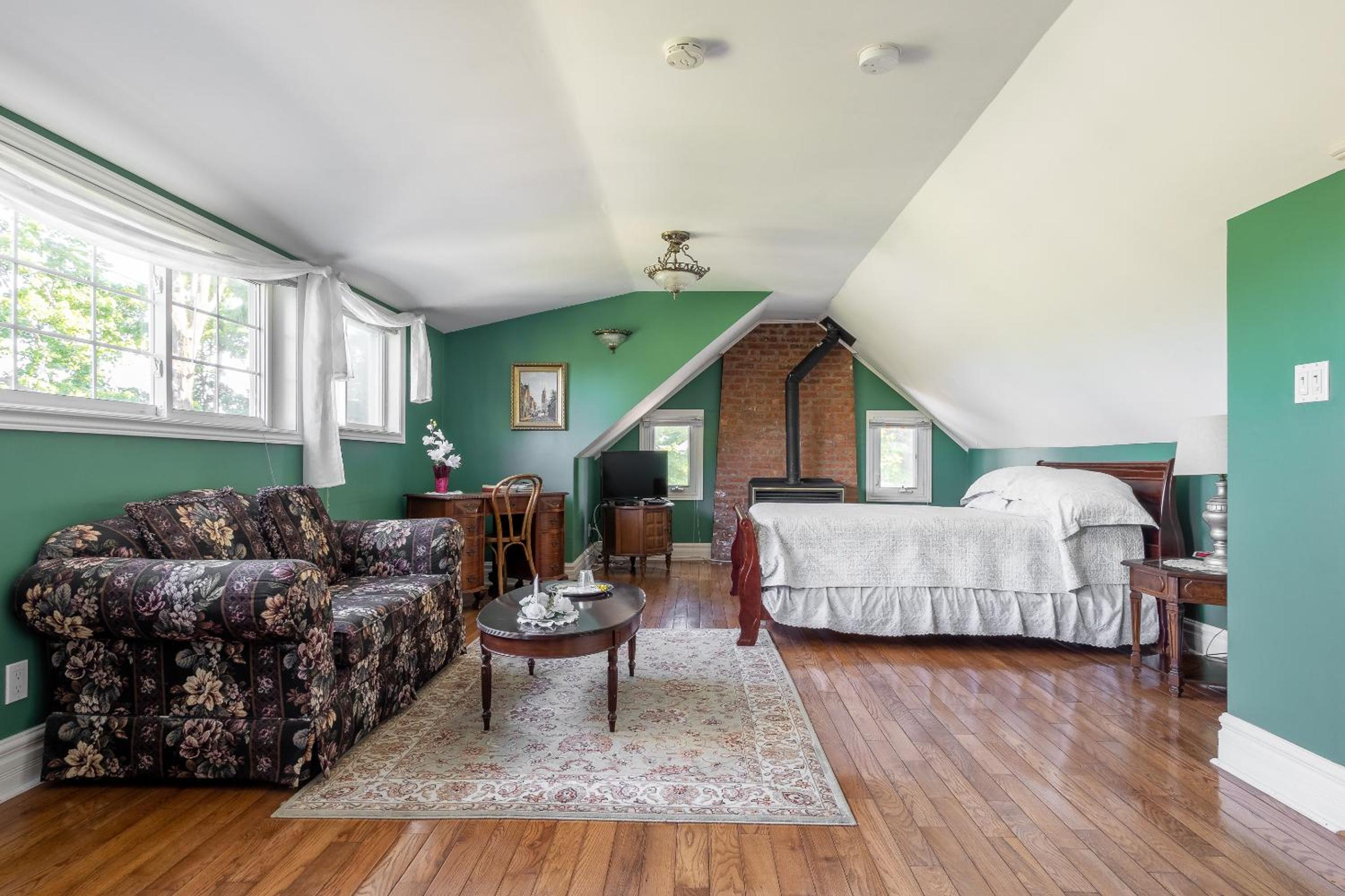 Chestnut Inn