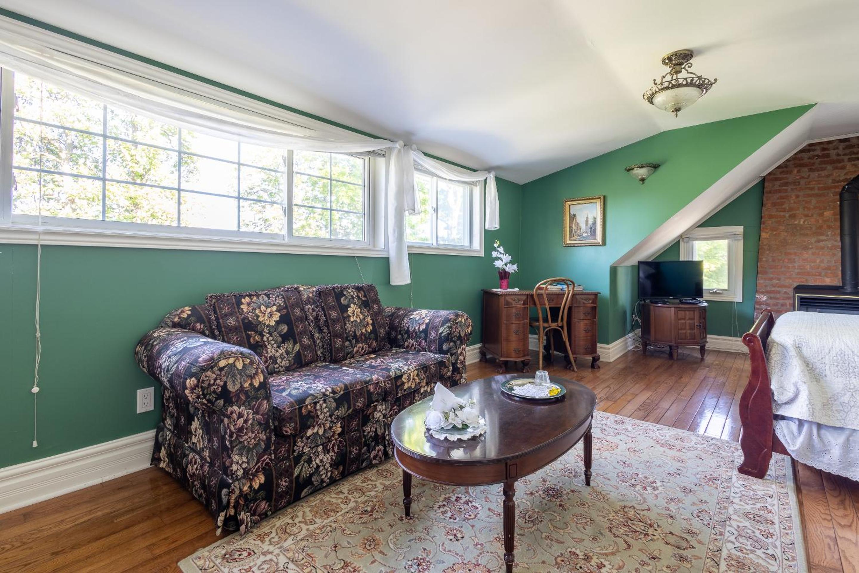 Chestnut Inn