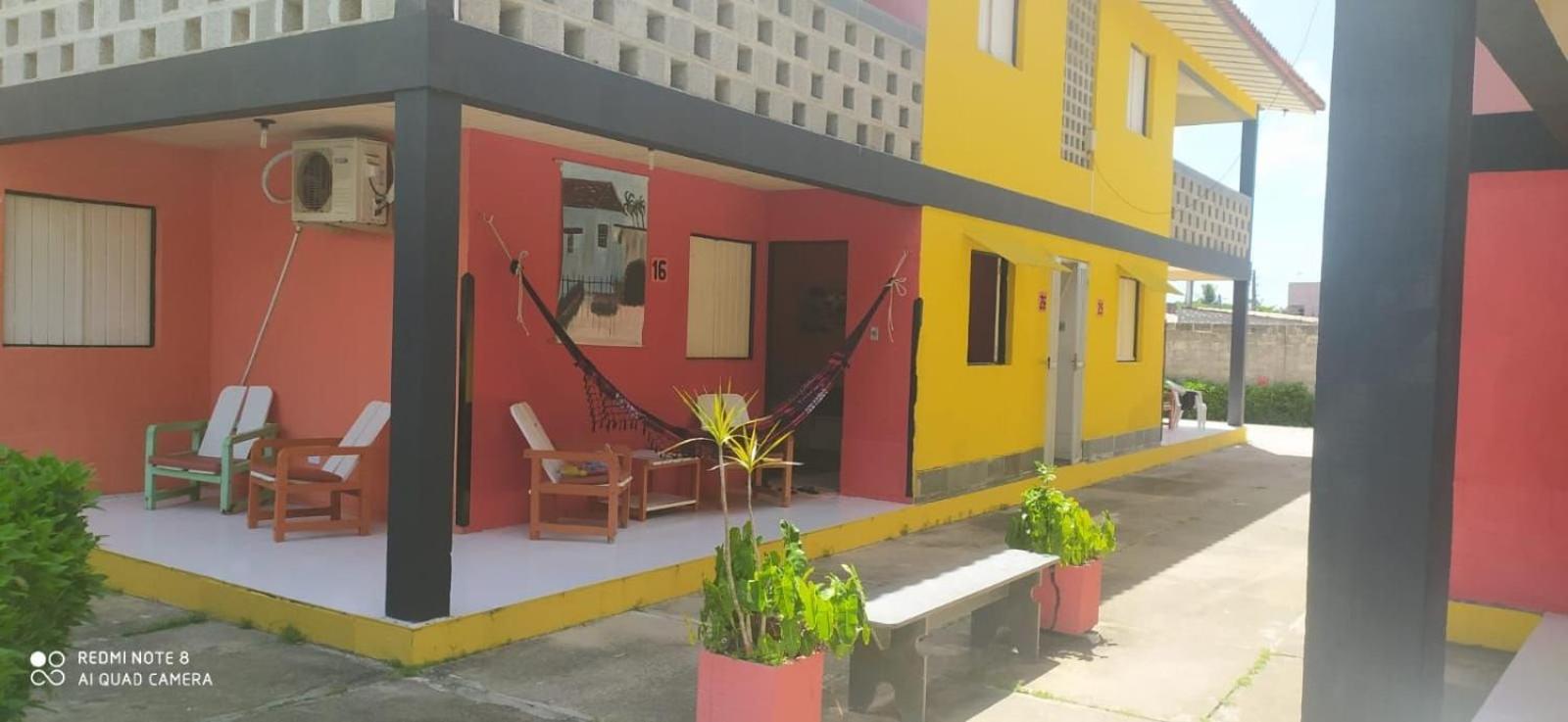 FLATS no Forte a 200m da praia, com 60 m2, 2 quartos com ar condicionado, cozinha completa, área de lazer, WIFI, piscinas, estacionamento, acomodam 8 pesso