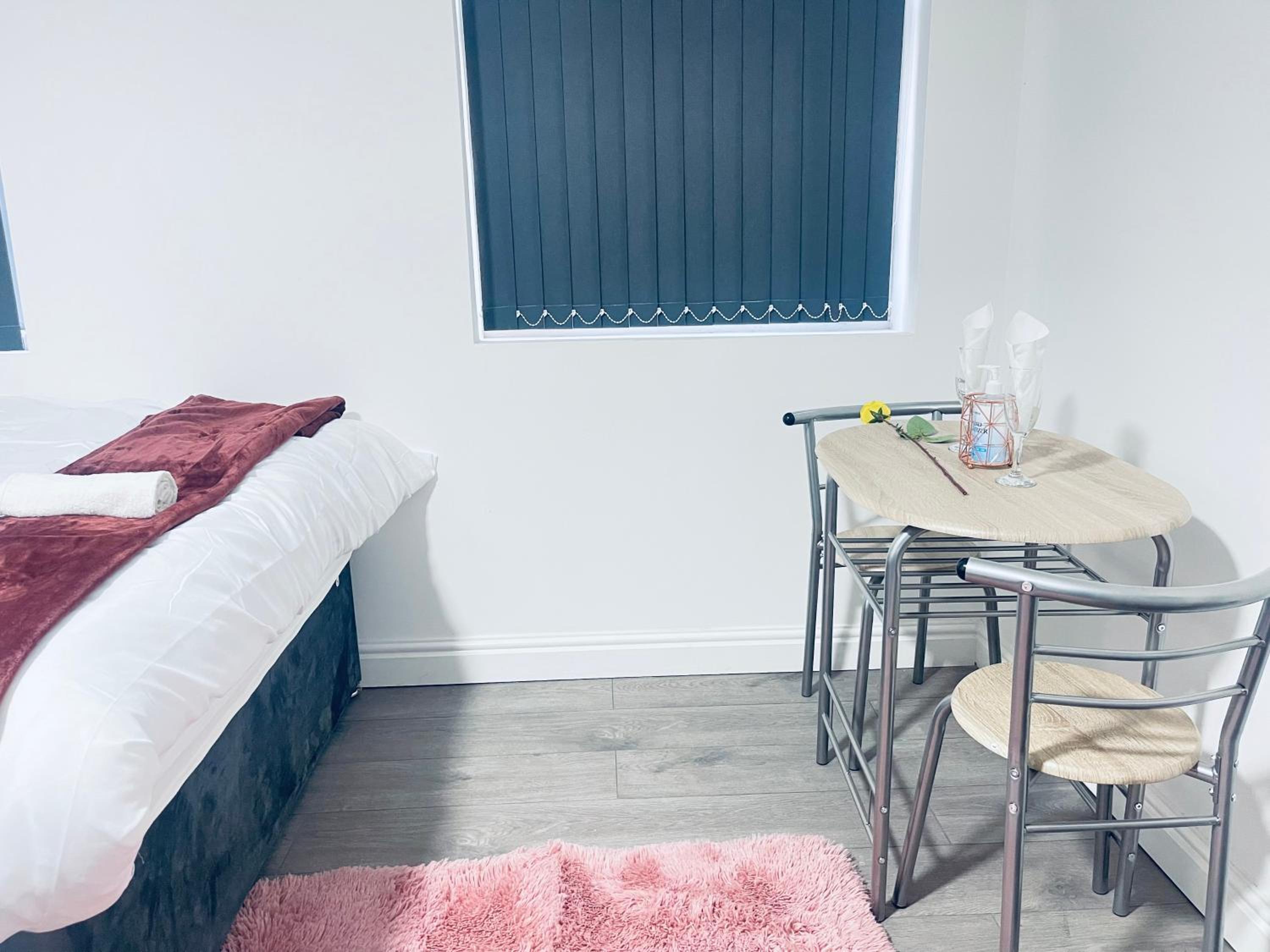 1 bed apartment with 2 beds 1 double plus 1 single view 3