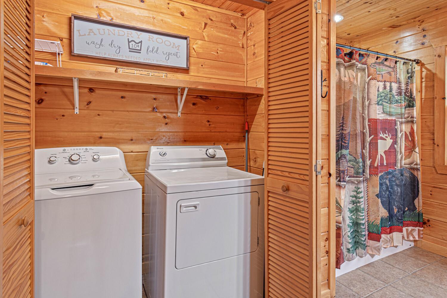 Incredible Views! - Pet Friendly - Aska Adventure Area - Bearfoot Bungalow view 4