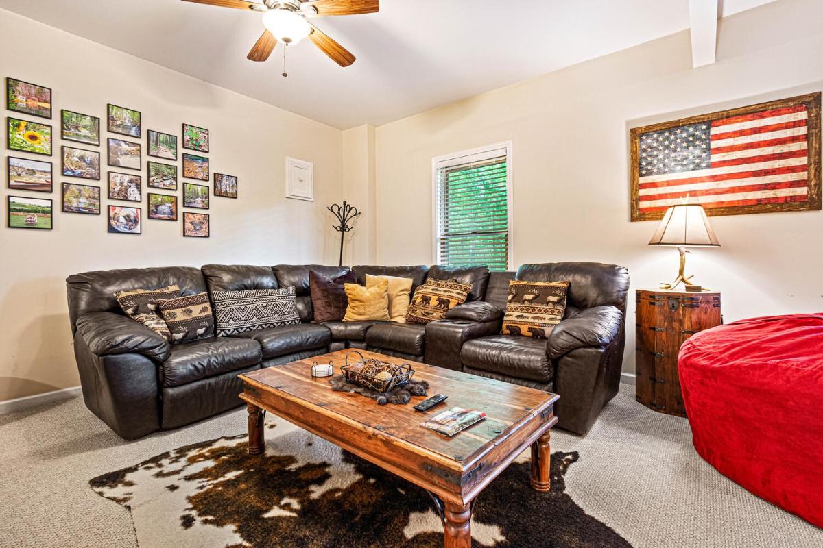 Incredible Views! - Pet Friendly - Aska Adventure Area - Bearfoot Bungalow view 5