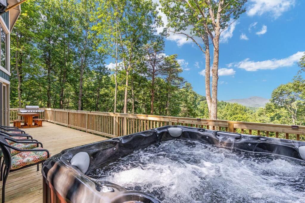 Forest Ridge Cabin - Hot Tub, Wi-Fi, National Park 15 Min, Fire Pit view 2