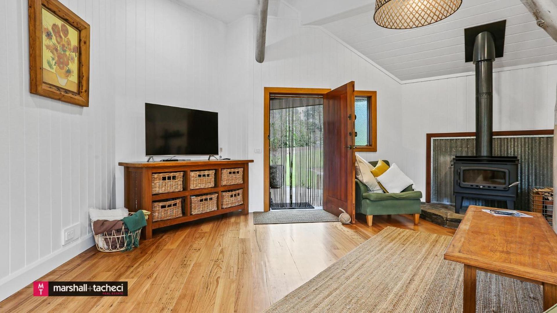 Baraga Sanctuary holiday house, Bermagui Barragga Bay Linen & Wifi Provided