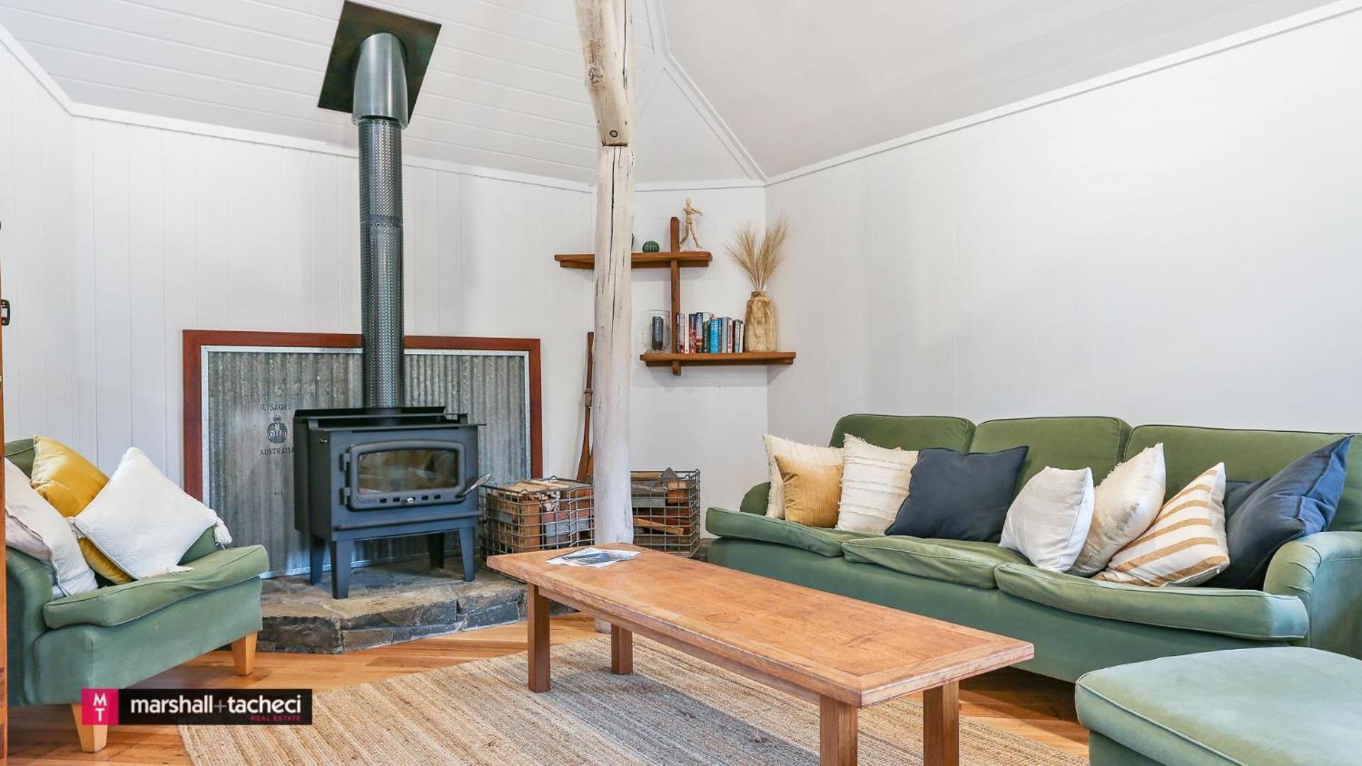 Baraga Sanctuary holiday house, Bermagui Barragga Bay Linen & Wifi Provided