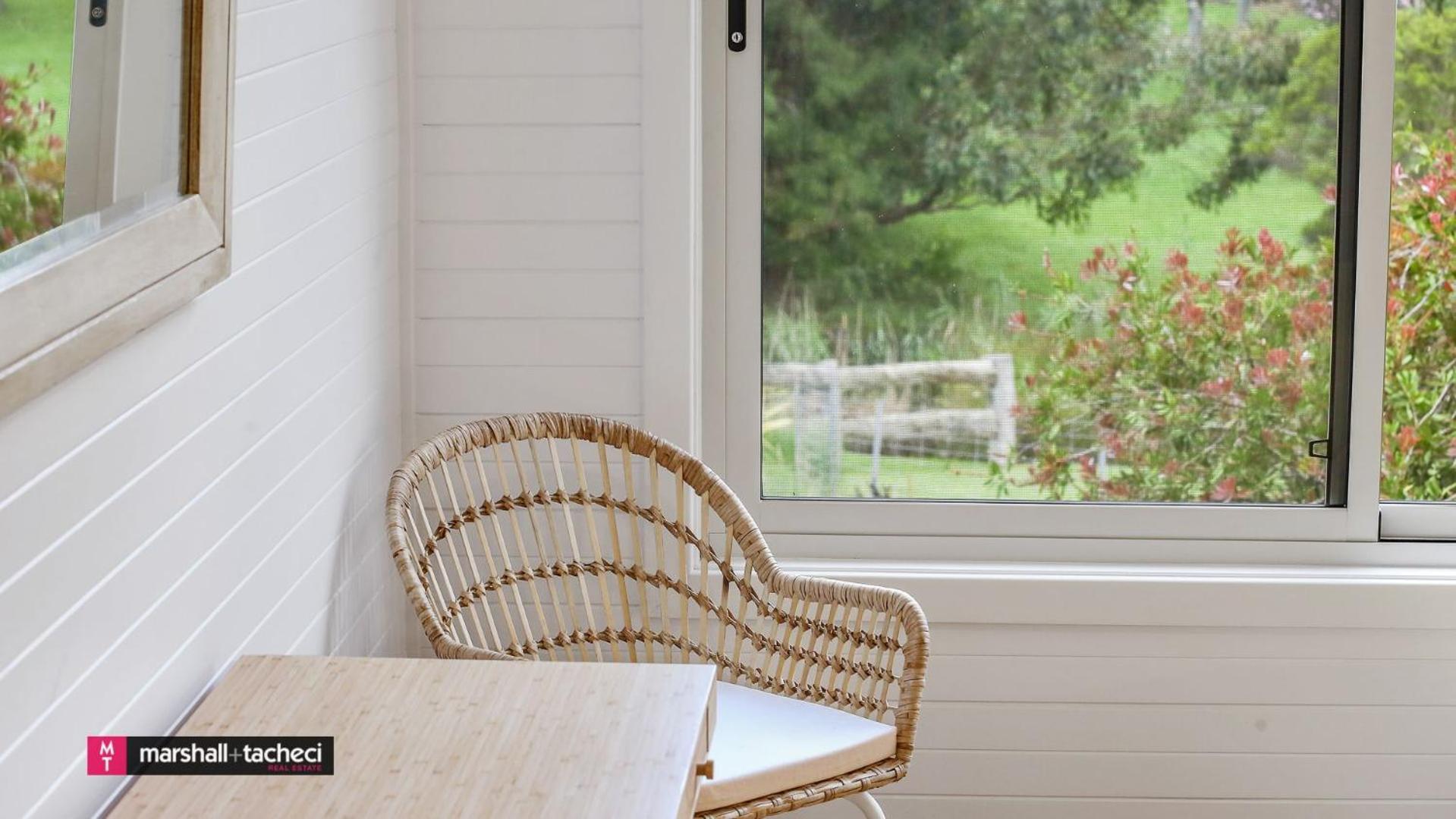 Baraga Sanctuary holiday house, Bermagui Barragga Bay Linen & Wifi Provided