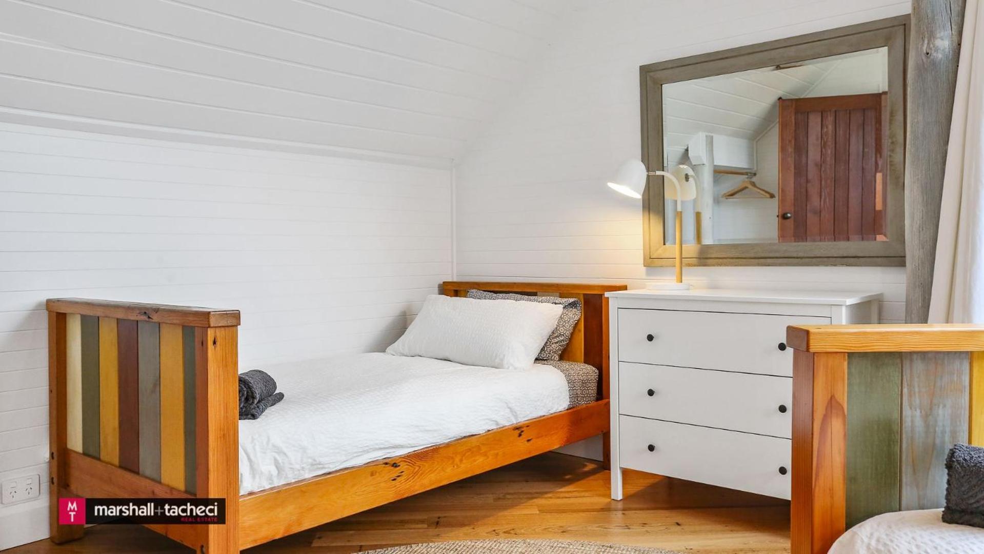 Baraga Sanctuary holiday house, Bermagui Barragga Bay Linen & Wifi Provided