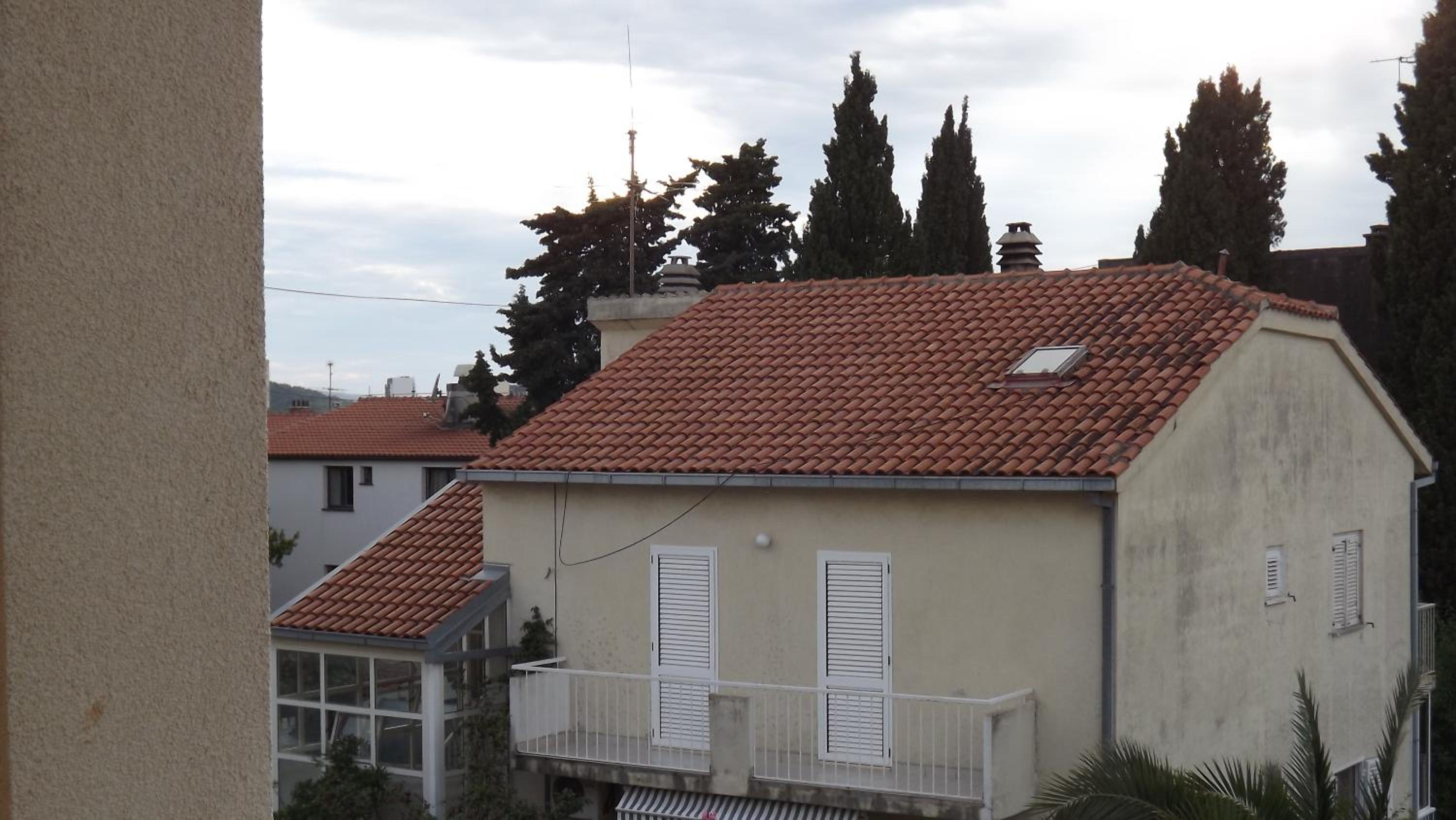 Split Apartments MICI