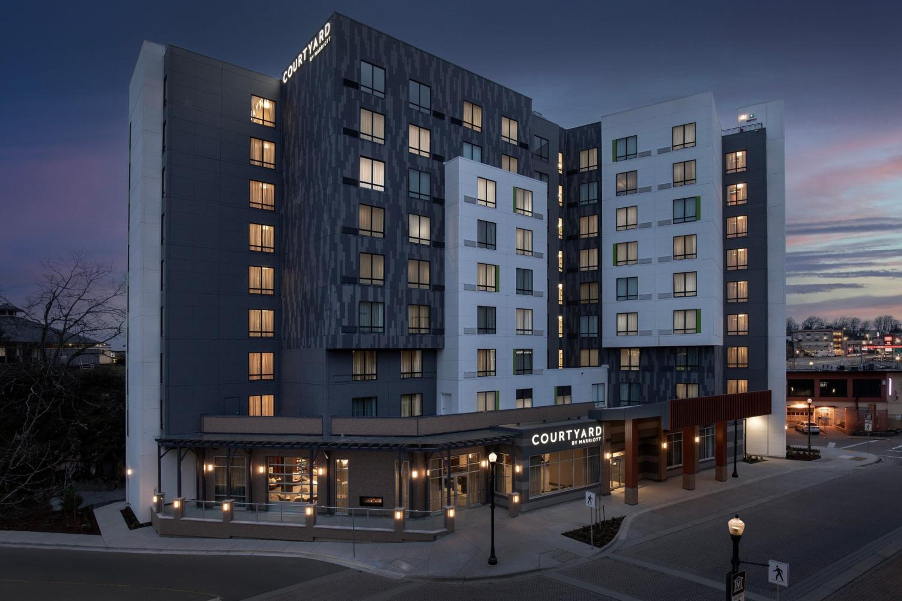 Nanaimo Vacations - Courtyard by Marriott Nanaimo - Property Image 1