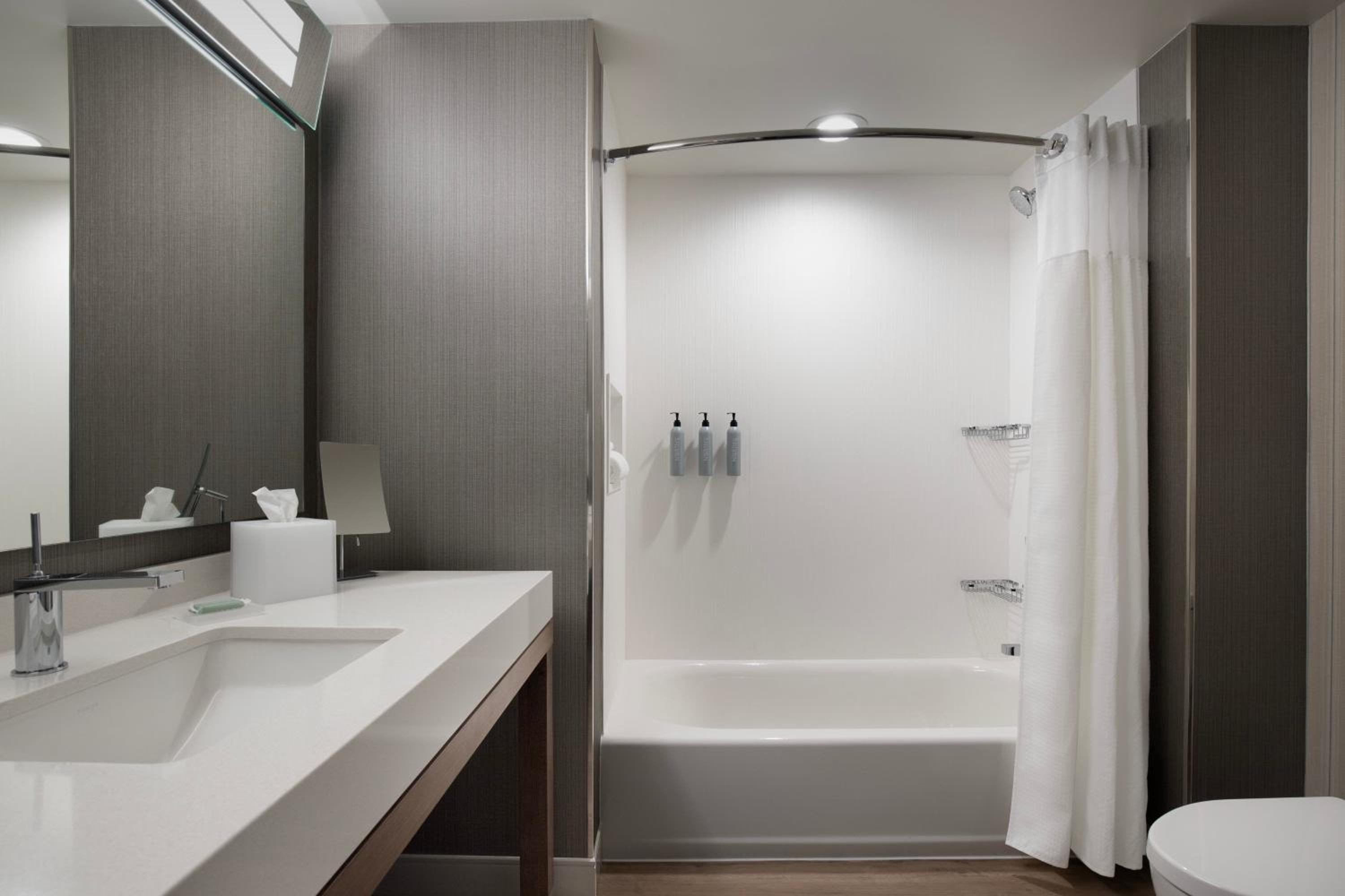 Nanaimo Vacations - Courtyard by Marriott Nanaimo - Property Image 4