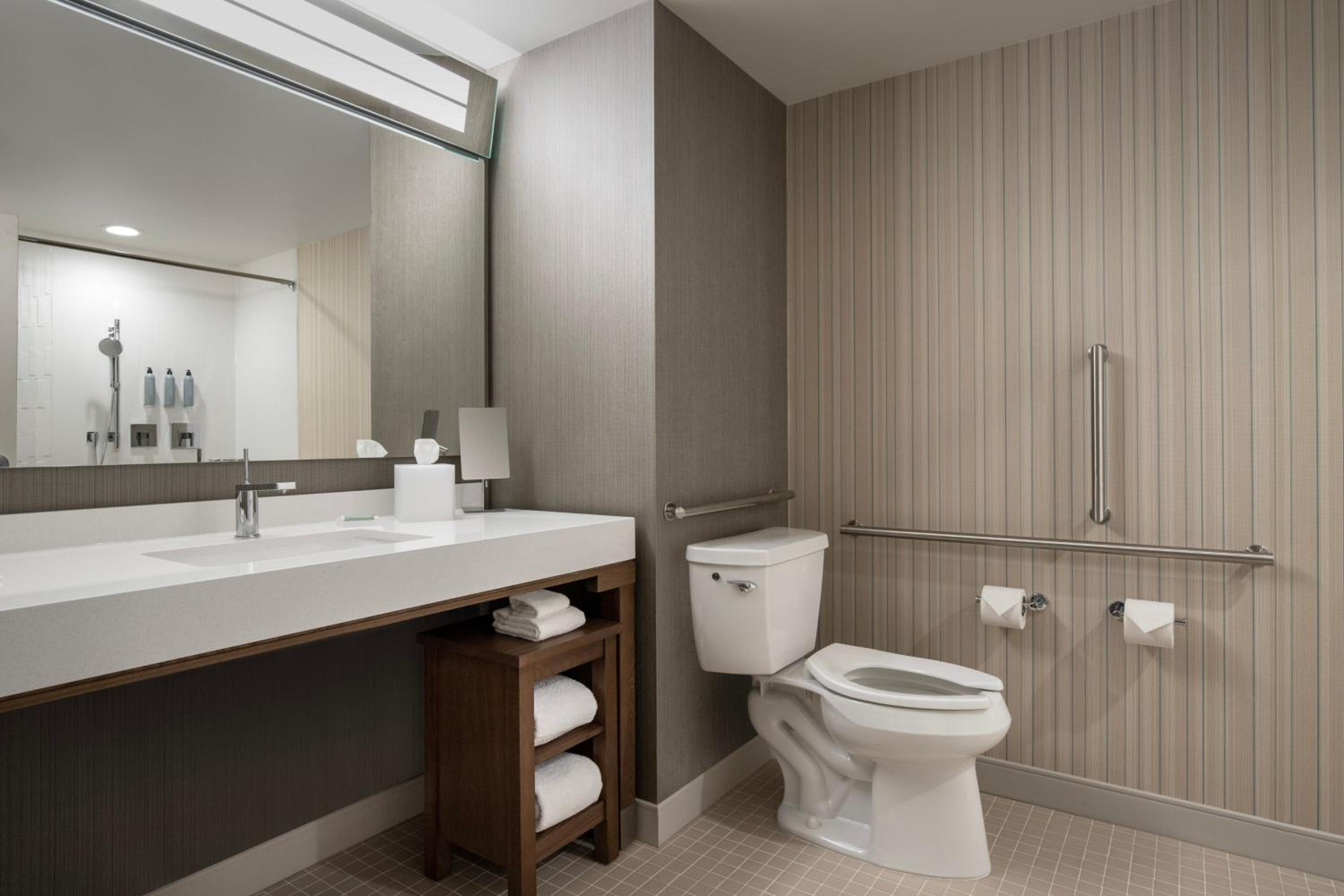 Nanaimo Vacations - Courtyard by Marriott Nanaimo - Property Image 6
