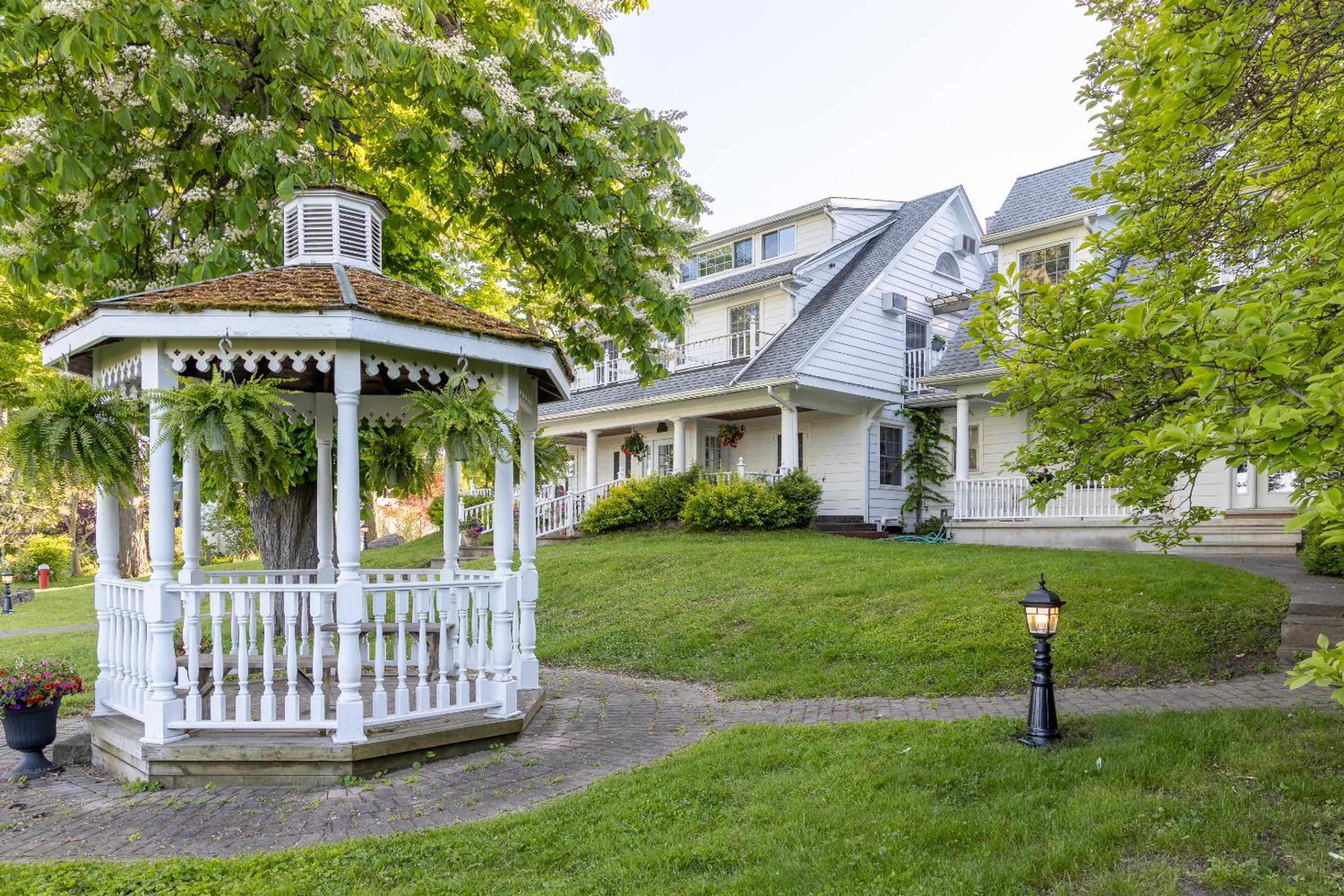 Chestnut Inn