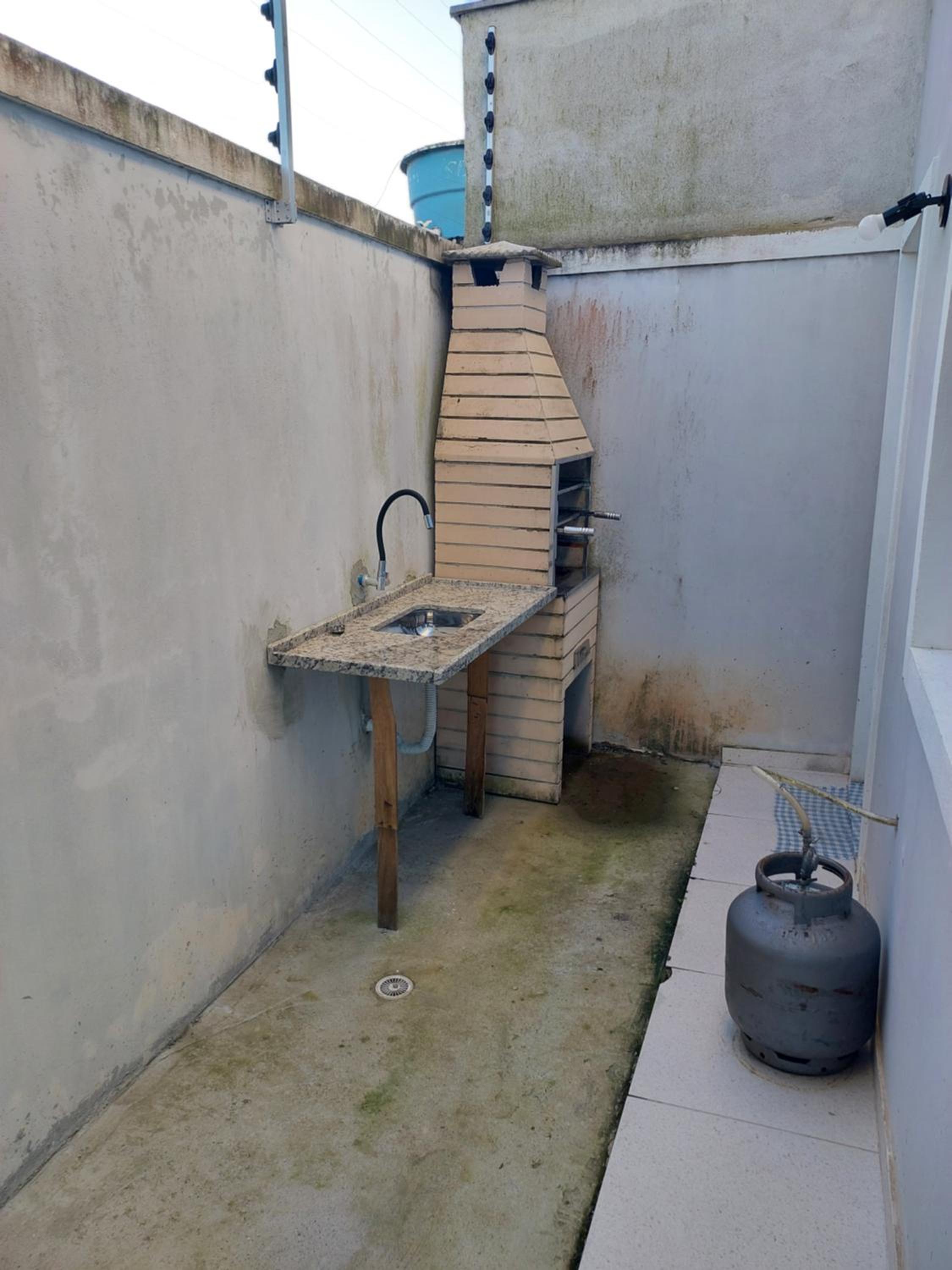 Sobrado frente ao SESC, WIFI 300MB, 2 vagas auto, cozinha, churrasqueira, moderno e reformado
