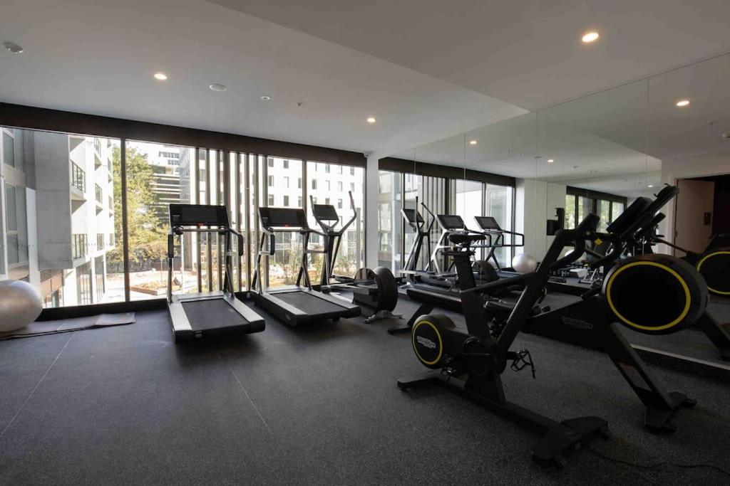 2 BR family business friendly CBD ANU