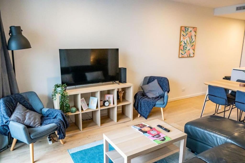 2 BR family business friendly CBD ANU