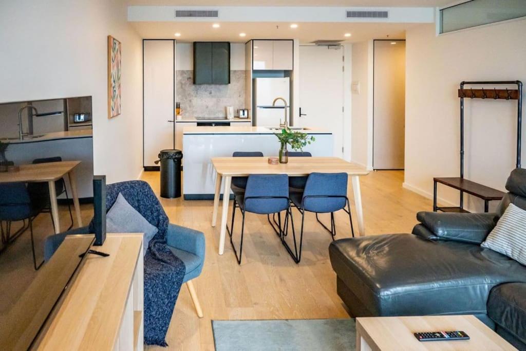 2 BR family business friendly CBD ANU