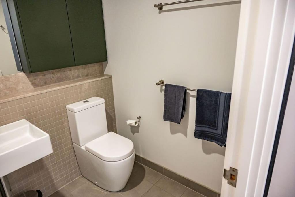 2 BR family business friendly CBD ANU