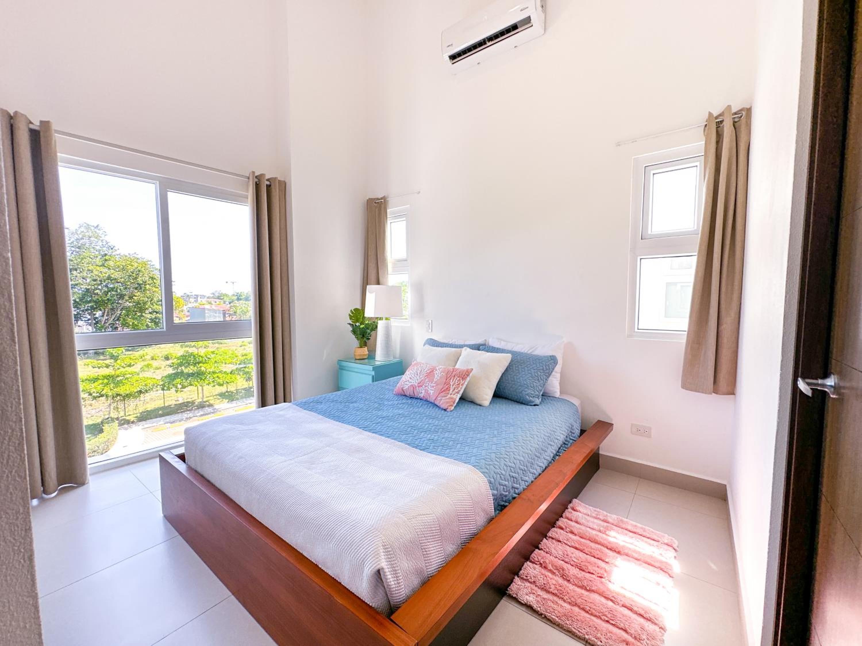 Pura Vida Apartment with nice pool walking distance to the heart of Jaco