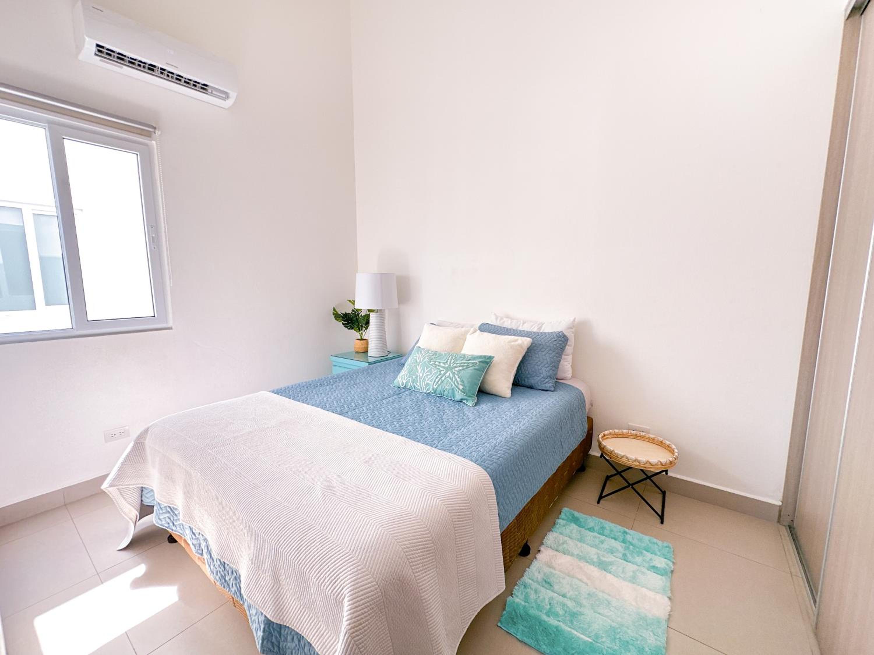 Pura Vida Apartment with nice pool walking distance to the heart of Jaco
