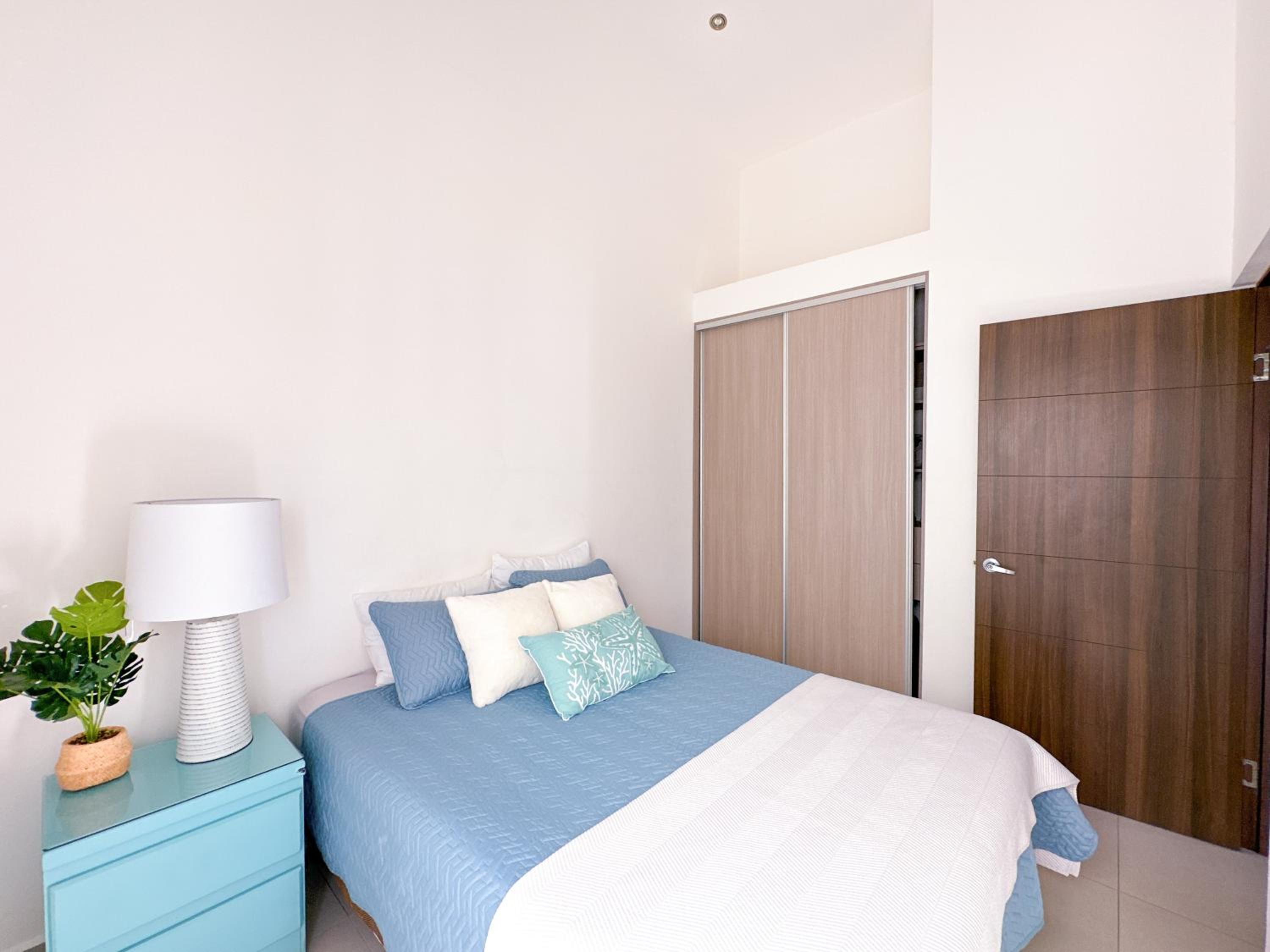 Pura Vida Apartment with nice pool walking distance to the heart of Jaco