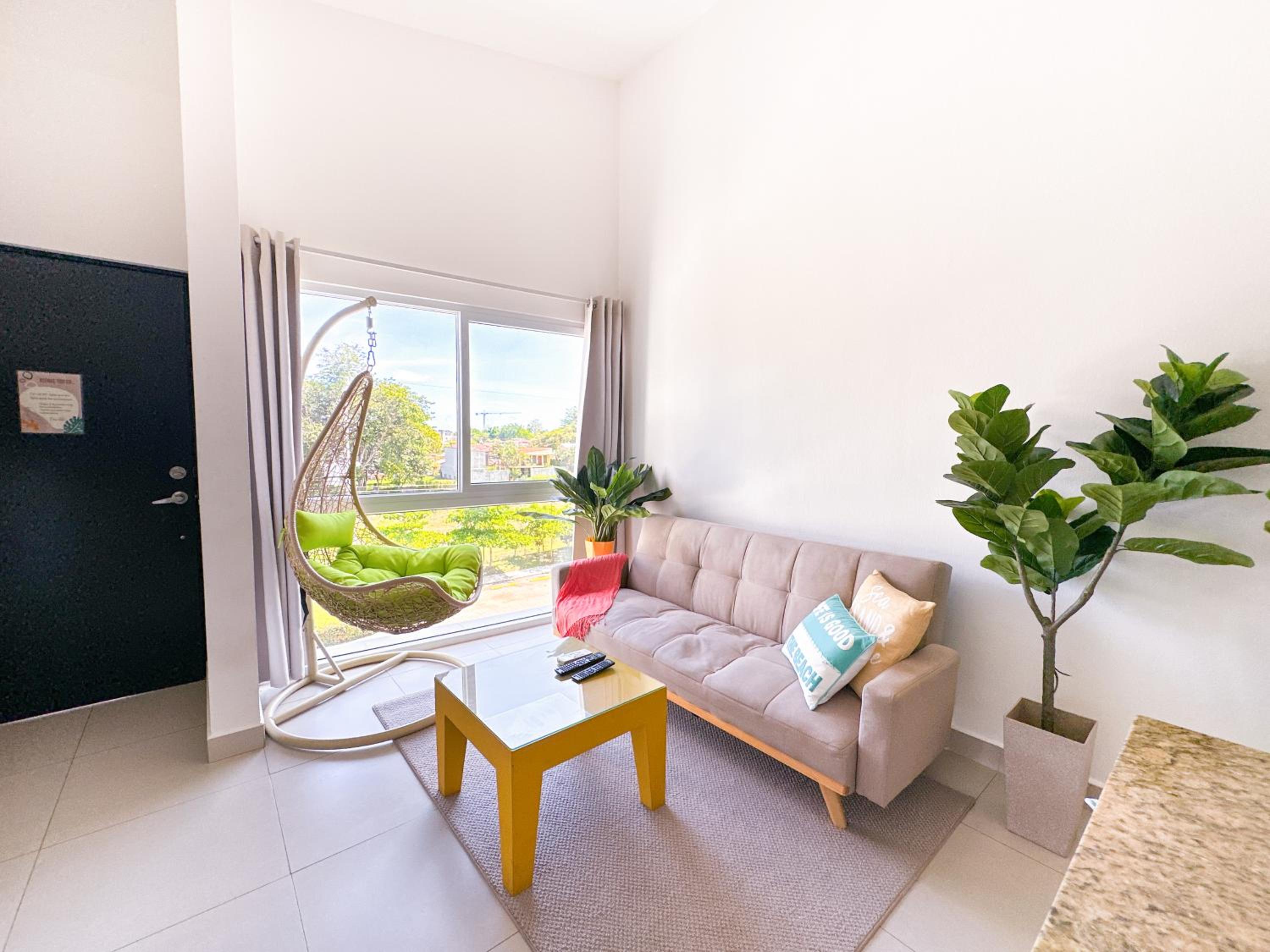 Pura Vida Apartment with nice pool walking distance to the heart of Jaco
