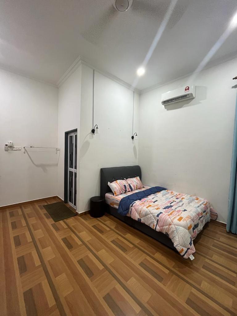 Izzhan homestay berdekatan kubang kerian malay only photo 4