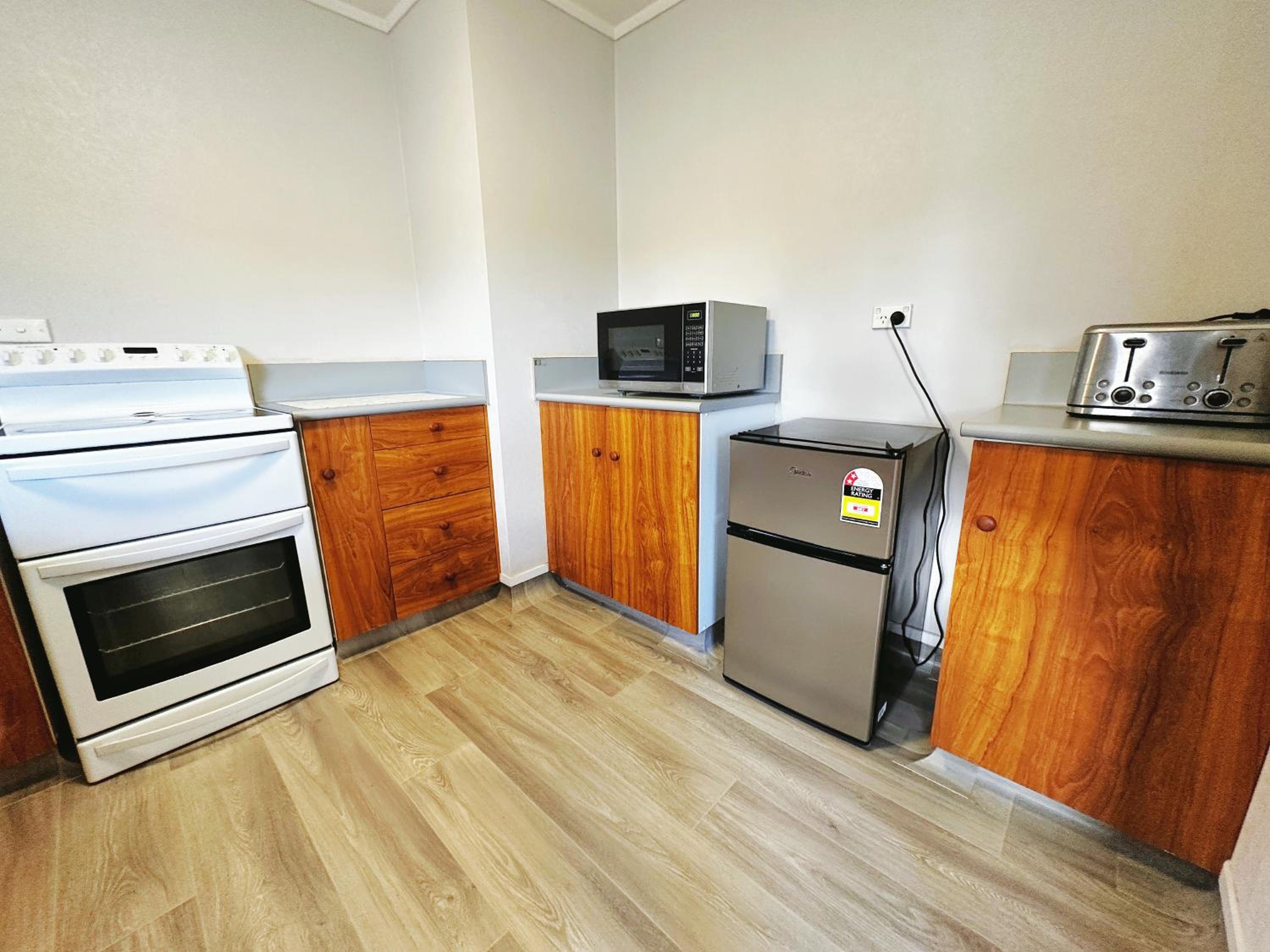 Kingswood Manor Motel