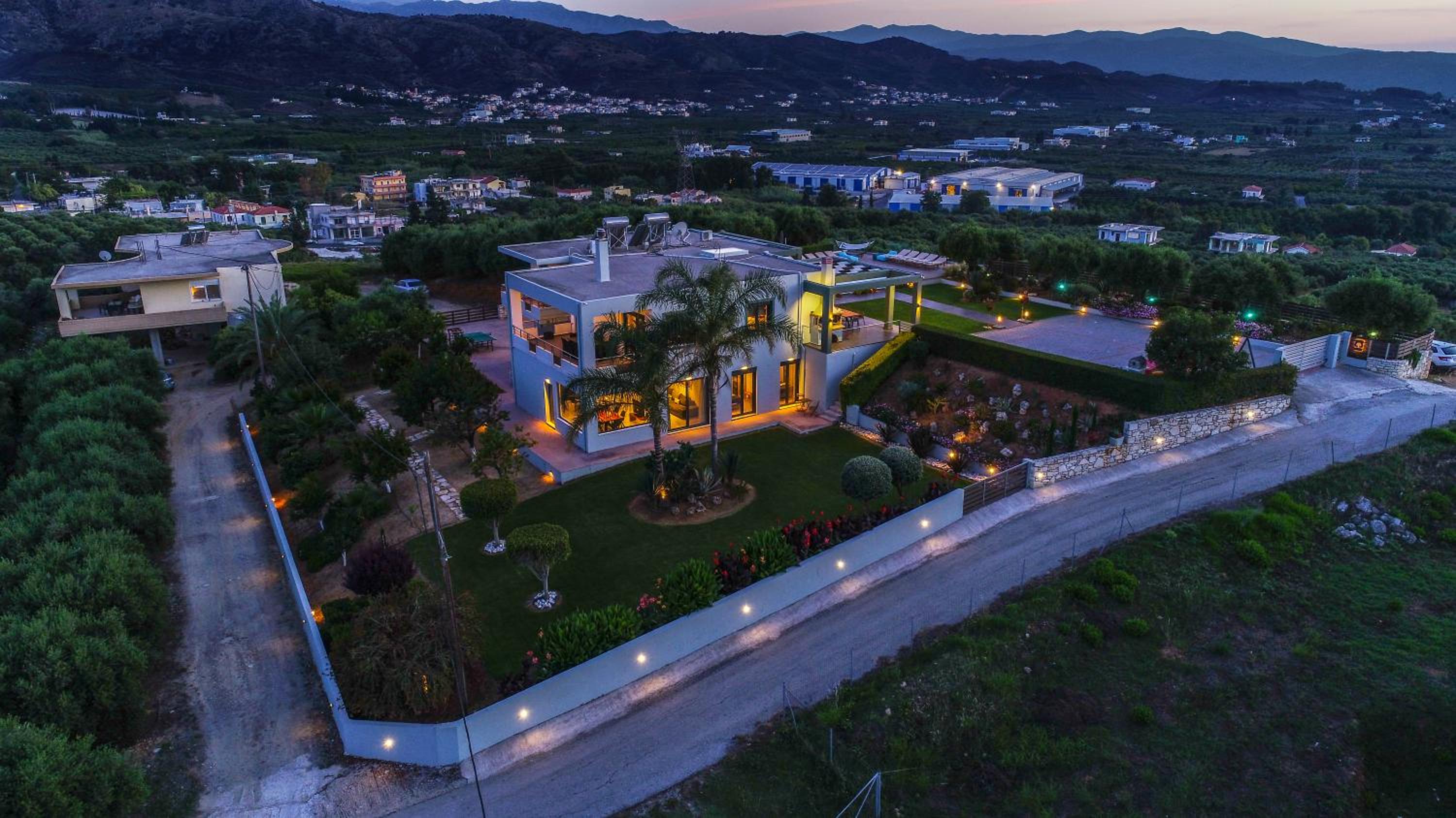 Mythic Olive villa - Heated Pool - Amazing view