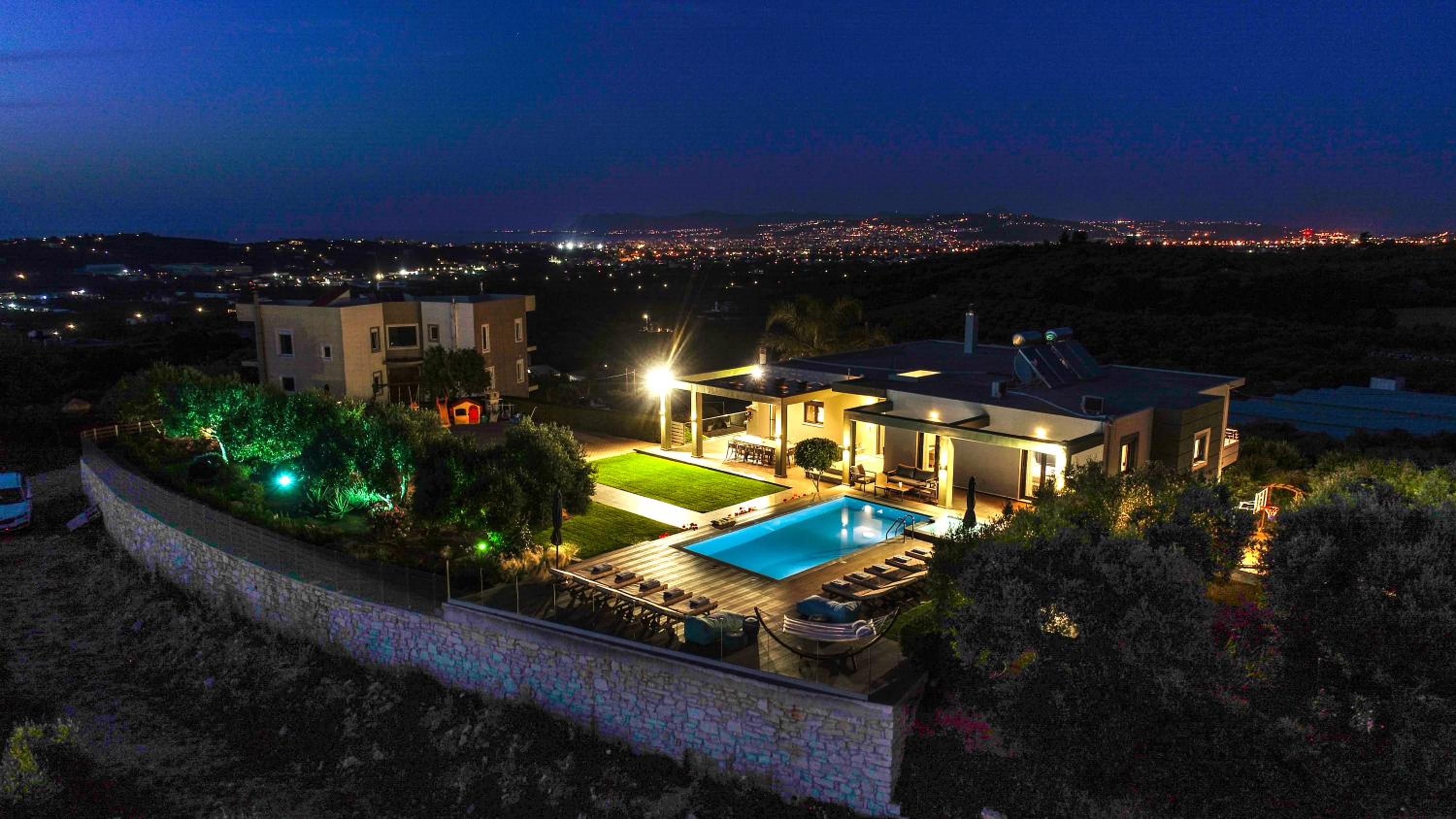 Mythic Olive villa - Heated Pool - Amazing view