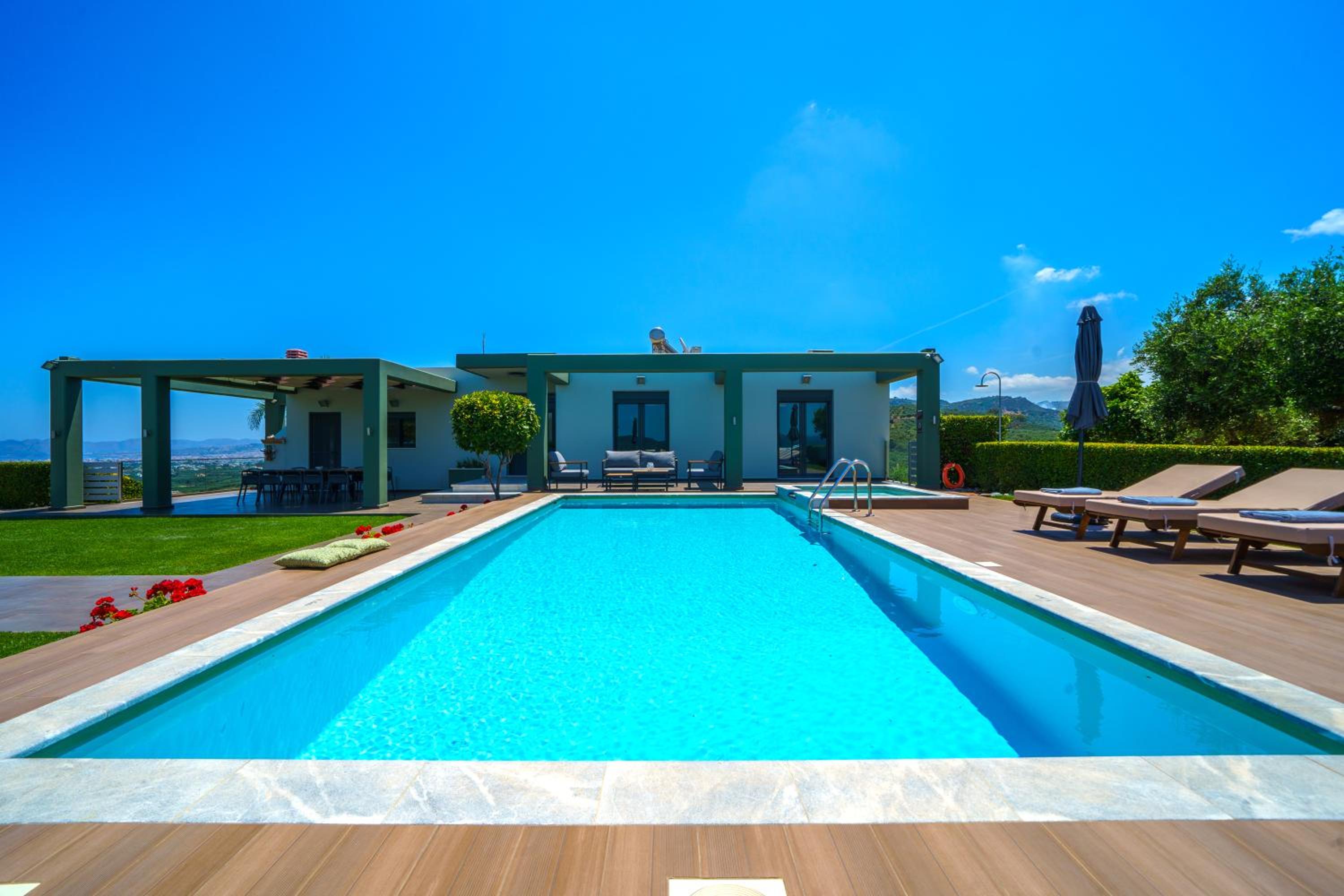 Mythic Olive villa - Heated Pool - Amazing view