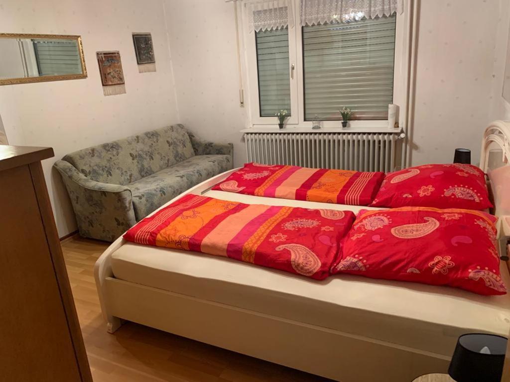 kleines Ostfriesenhaus mitten im Grünen, Mindestaufenthalt 3 Tage, bitte vorher anfragen, Endreinigung 60 vor Ort an Hausverwalter, Tier Pro Tag 5