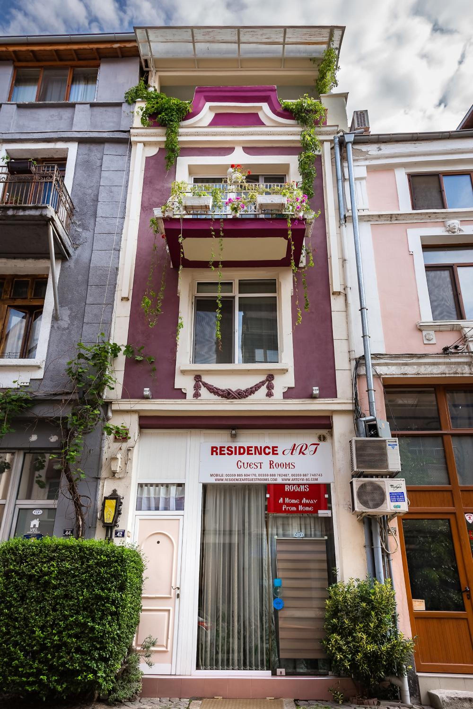 Residence Art Guest House