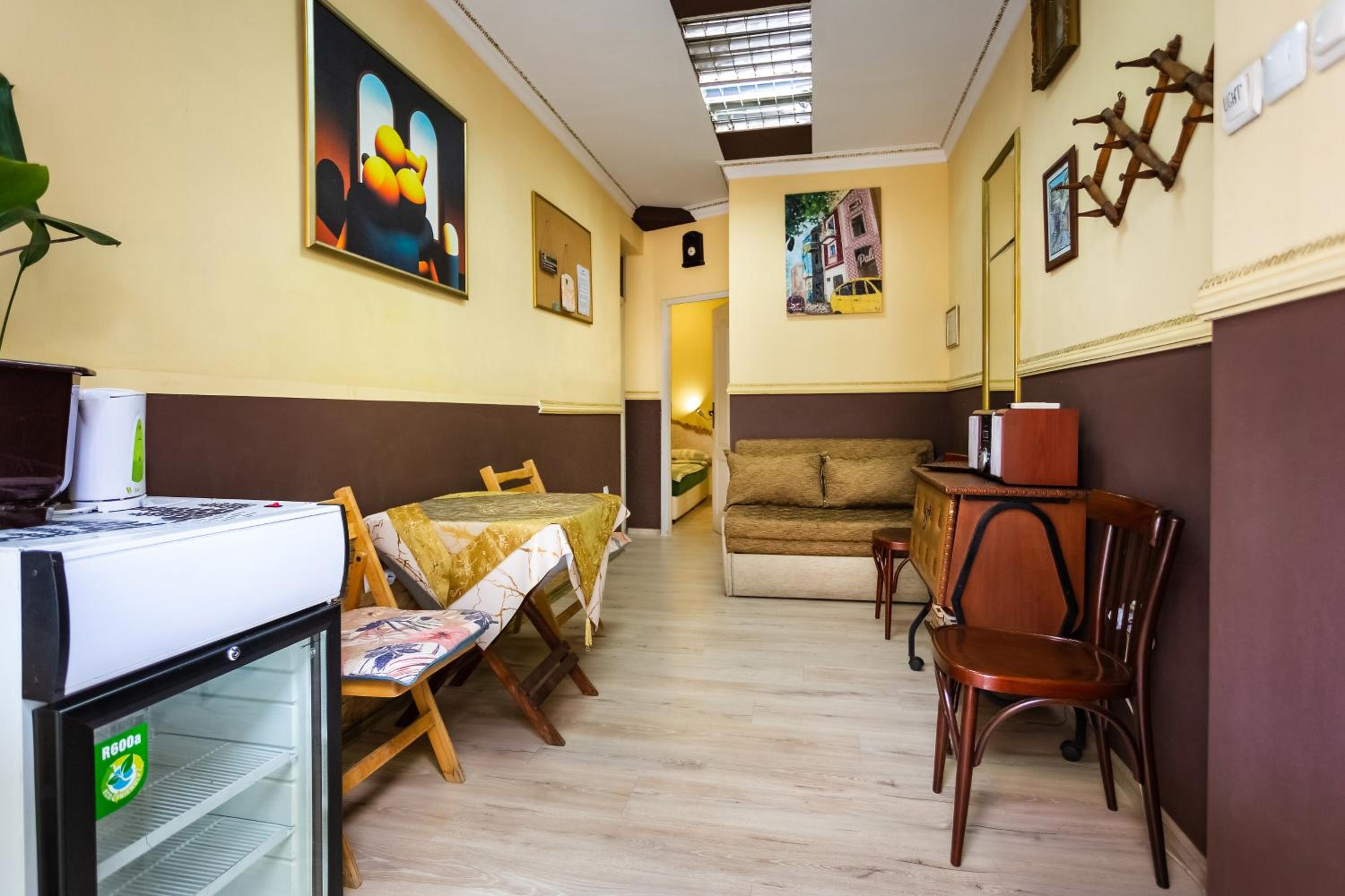 Residence Art Guest House