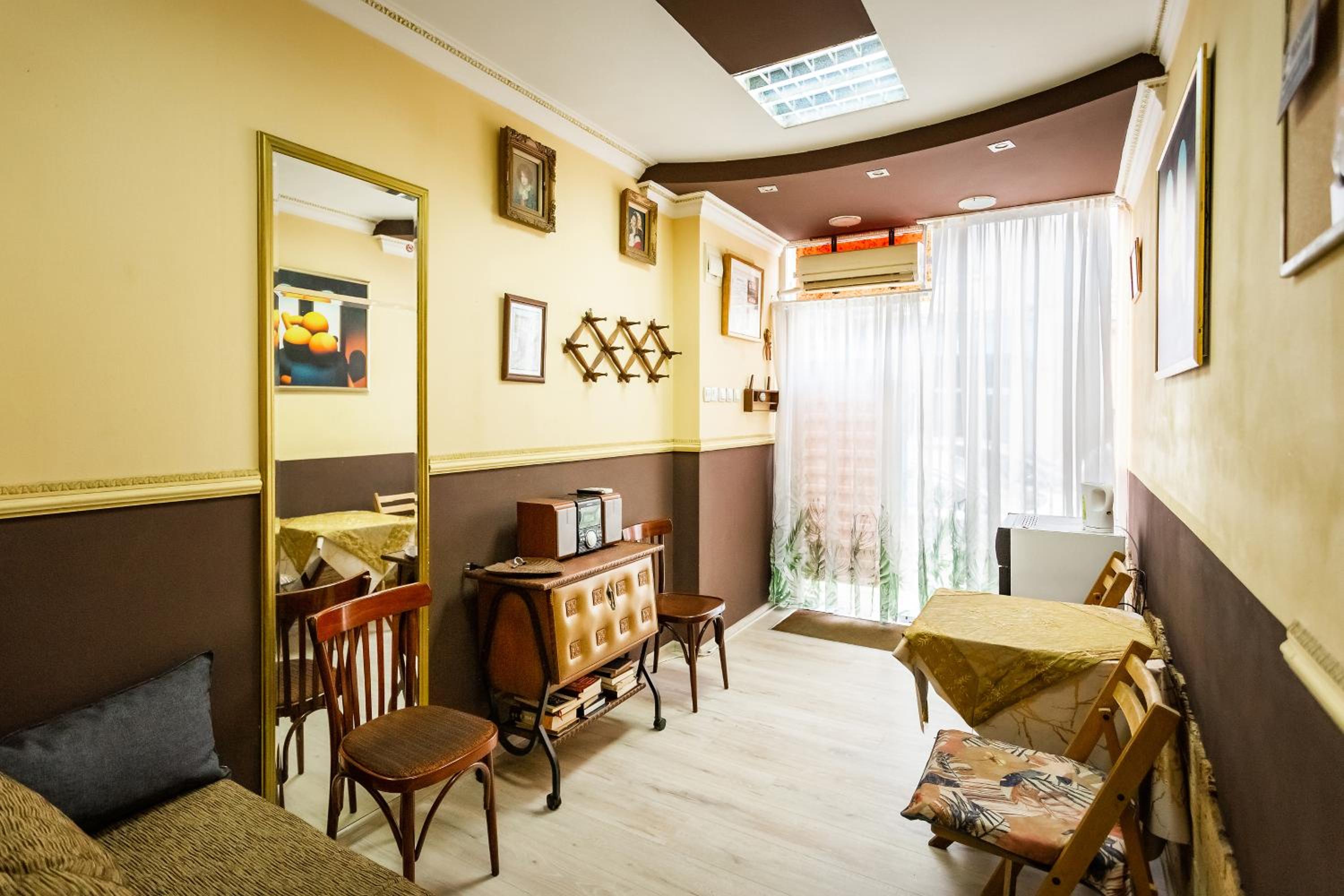 Residence Art Guest House
