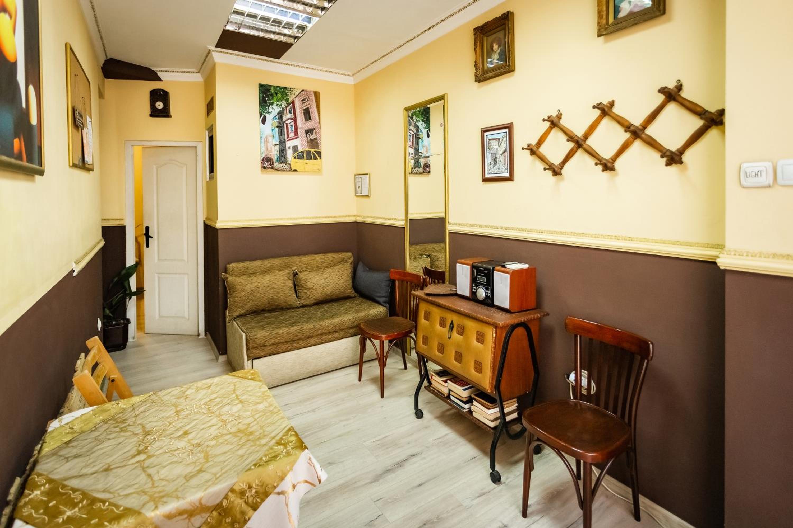 Residence Art Guest House