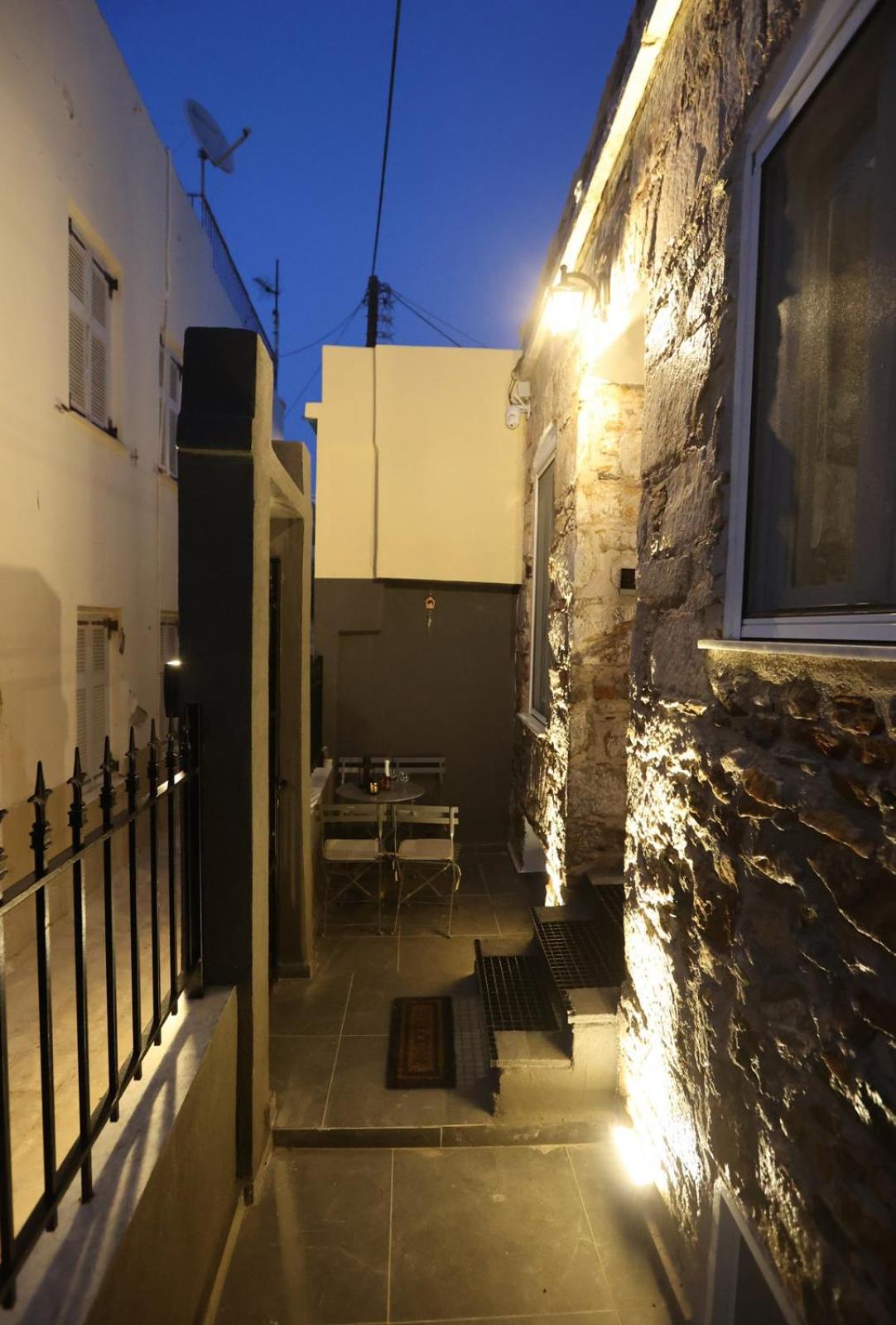 Stones By Syros Bnb