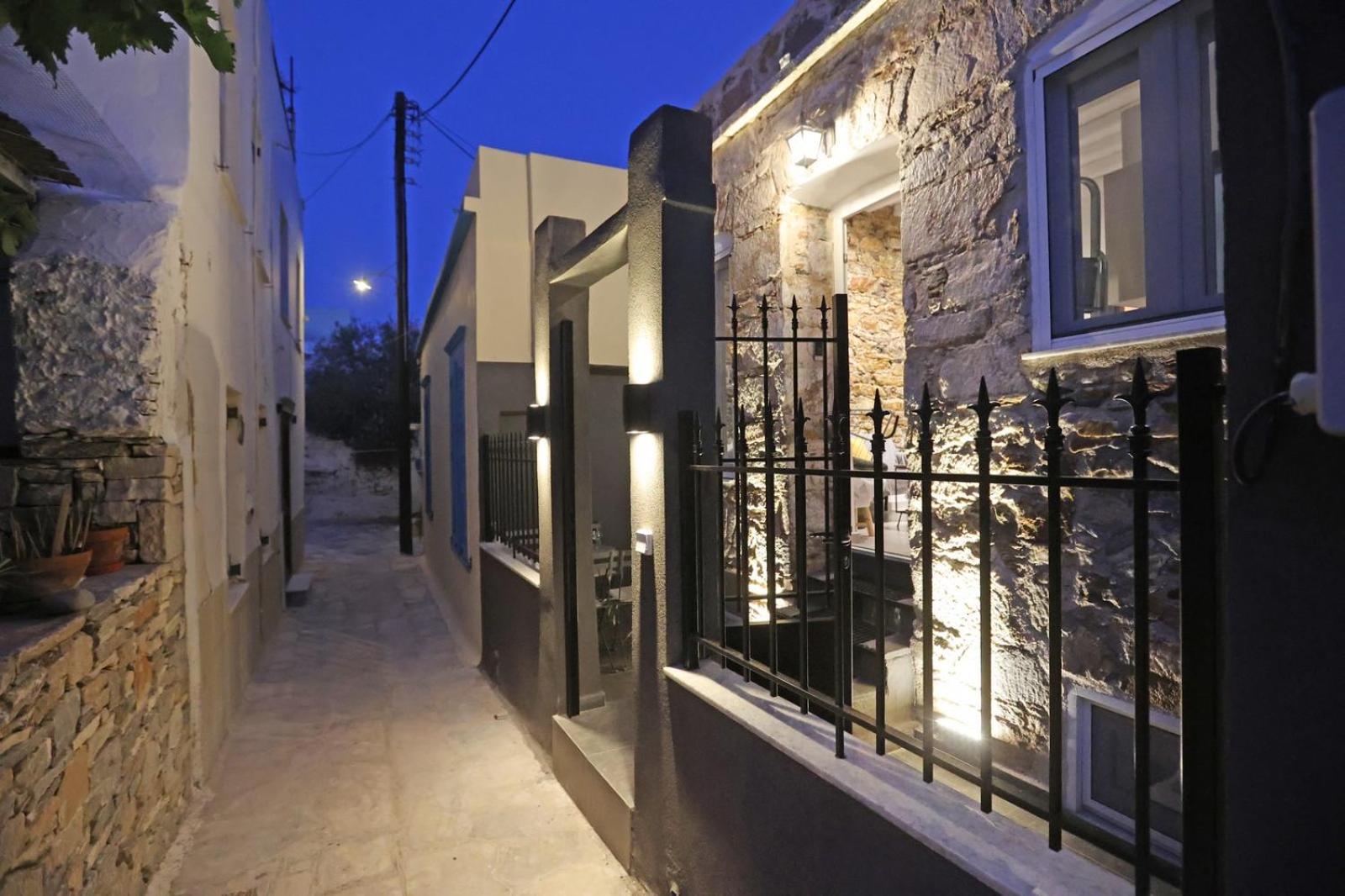 Stones By Syros Bnb