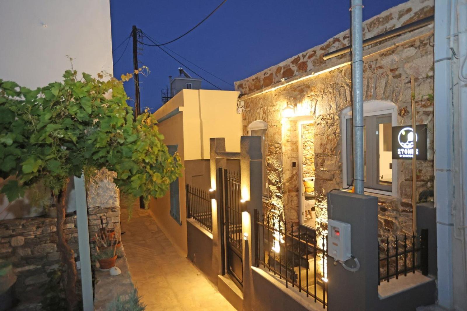 Stones By Syros Bnb