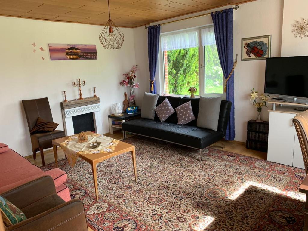 kleines Ostfriesenhaus mitten im Grünen, Mindestaufenthalt 3 Tage, bitte vorher anfragen, Endreinigung 60 vor Ort an Hausverwalter, Tier Pro Tag 5