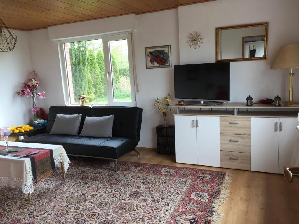 kleines Ostfriesenhaus mitten im Grünen, Mindestaufenthalt 3 Tage, bitte vorher anfragen, Endreinigung 60 vor Ort an Hausverwalter, Tier Pro Tag 5