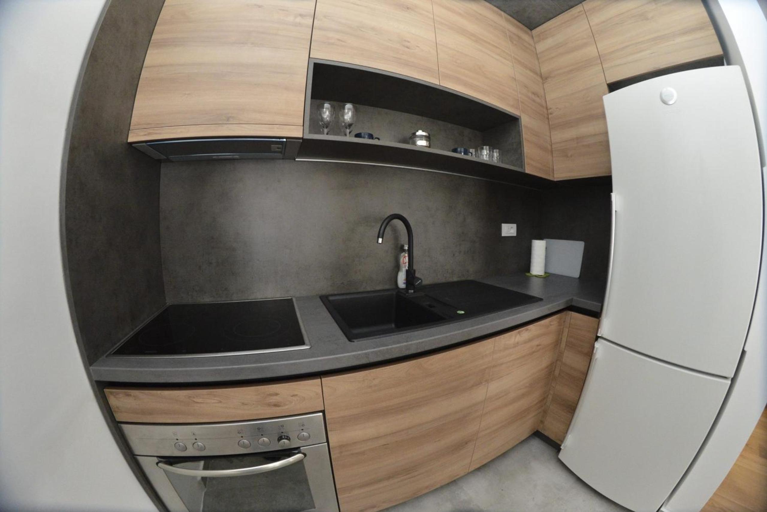 Premium 7 view 4