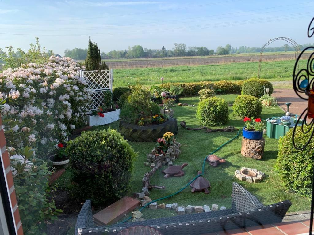 kleines Ostfriesenhaus mitten im Grünen, Mindestaufenthalt 3 Tage, bitte vorher anfragen, Endreinigung 60 vor Ort an Hausverwalter, Tier Pro Tag 5