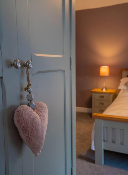 Erwenni, Llanbedrog, Abersoch near beach and pub with hot tub view 3
