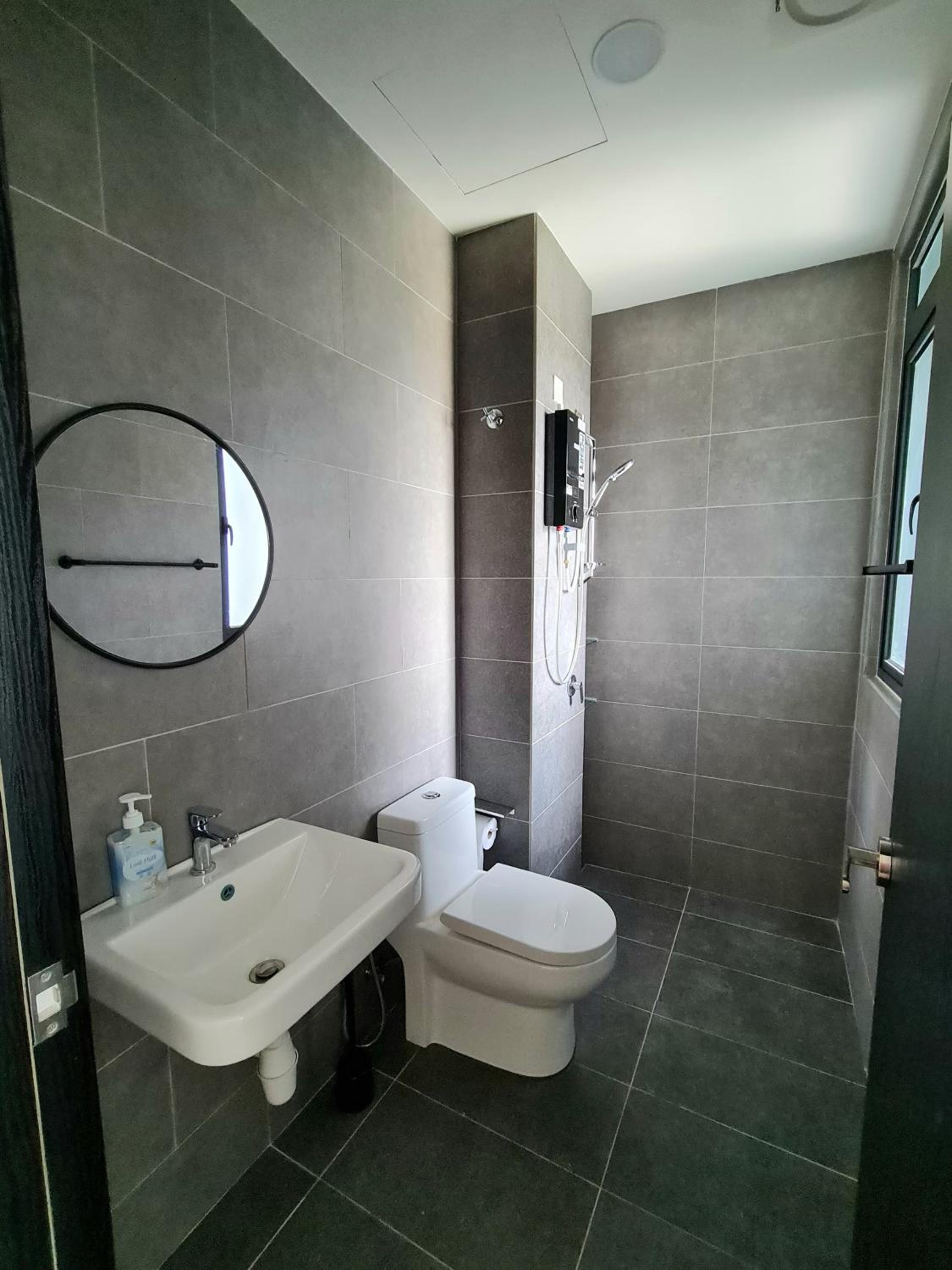Cozy 2R2B near Gleneagles @ Embassy Row KLCC